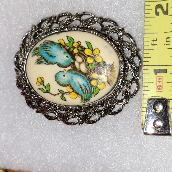 Vintage Blue Birds Cameo Brooch Hand Made Yellow Violet Flowers Artisan Signed - Picture 5 of 8